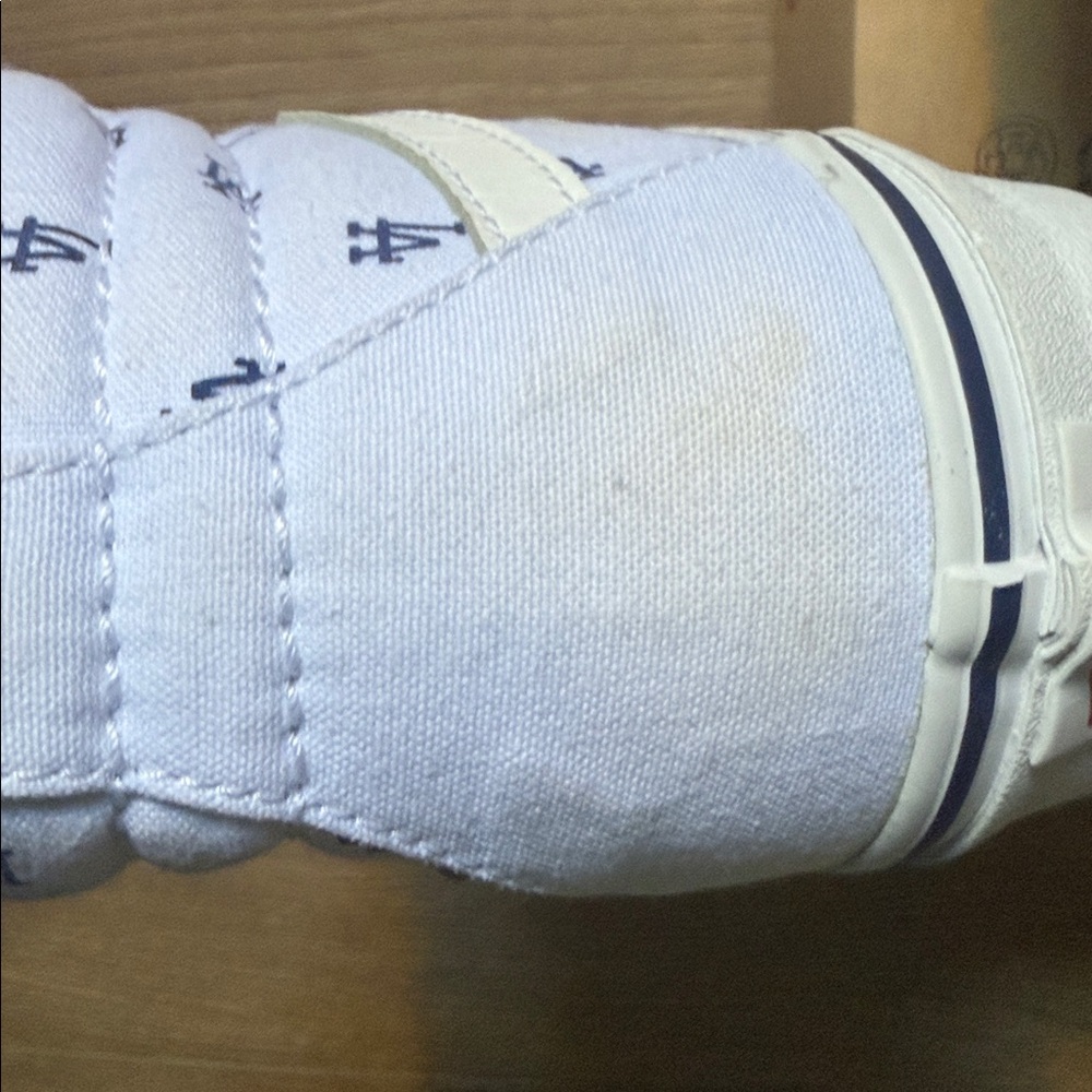 LA Dodgers High-Top VANS White and Blue - Picture 7 of 9